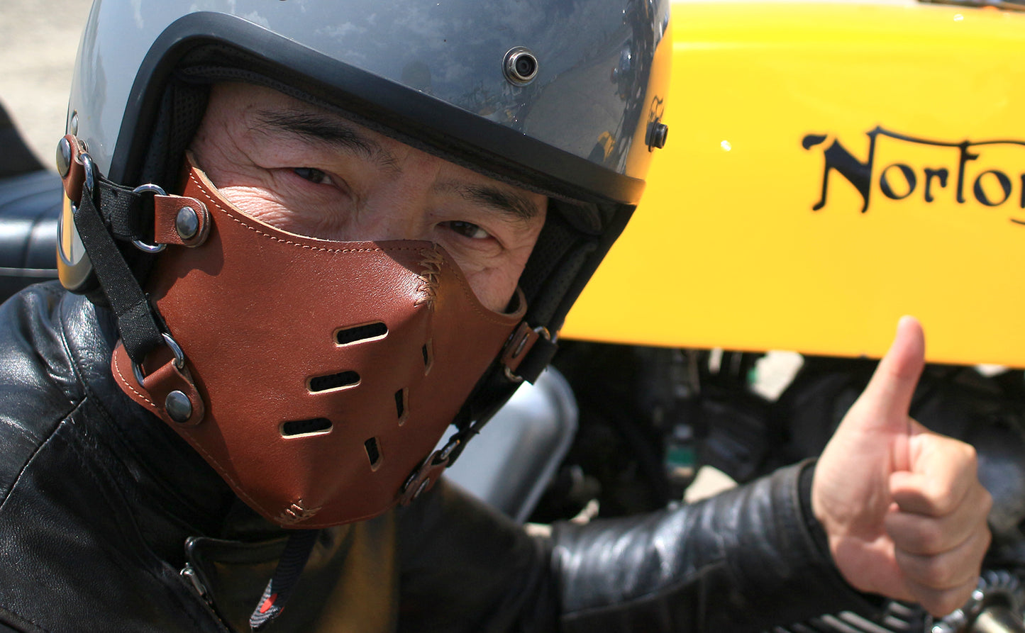ライダーの顔を格好良く守る!防寒、虫、飛び石避け本革フェイスマスク RAVEN(6スリット) ジェットヘルメット取付 マスク装着が選べる